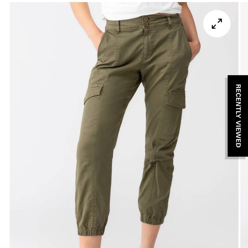 Sanctuary Rebel pant in hiker green. Size 26.